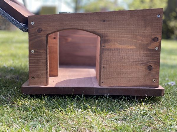 Hedgehog House with Wired TV Camera Kit